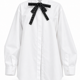 Sa chemise de pensées de mesure
