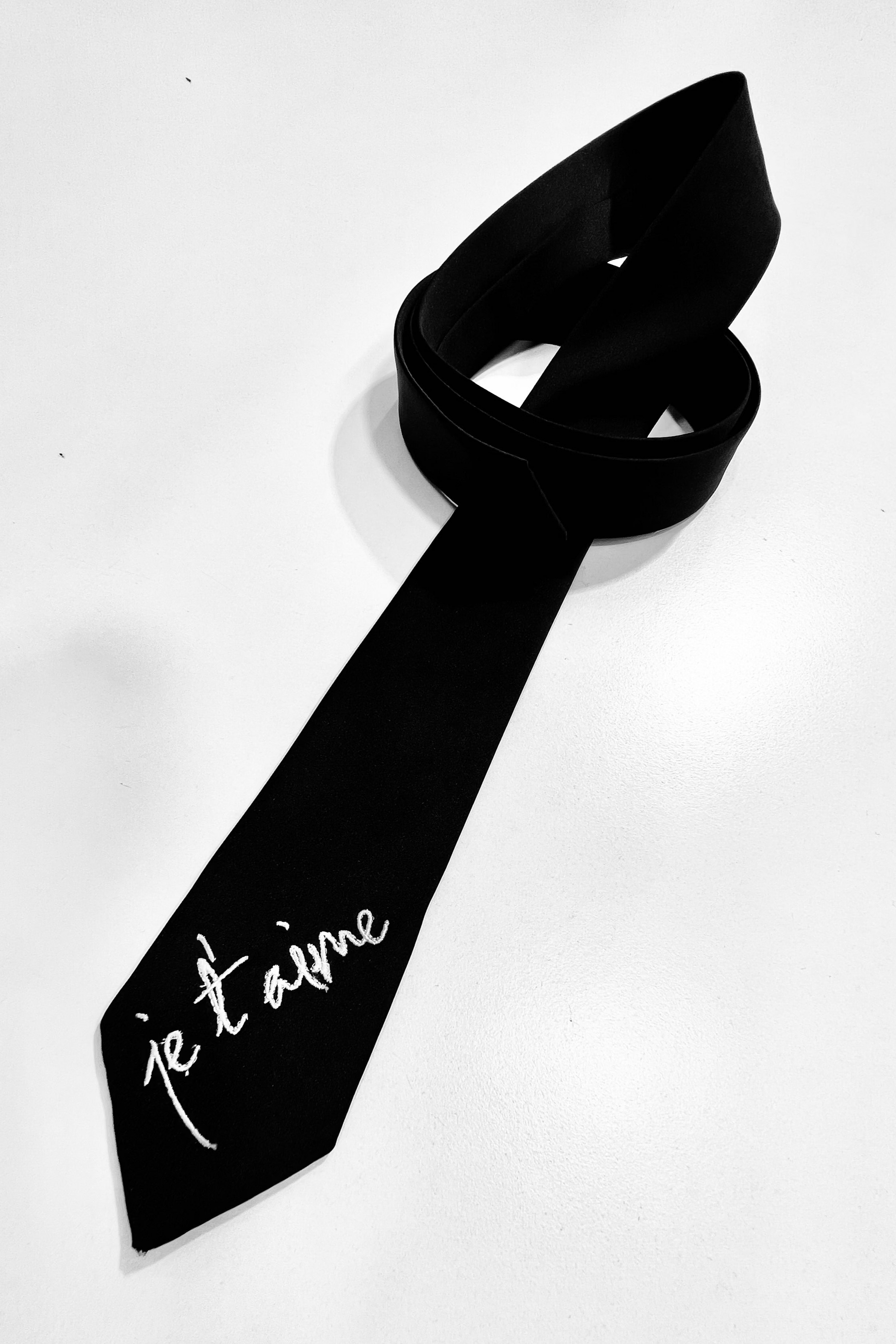 Je T'aime Tie
