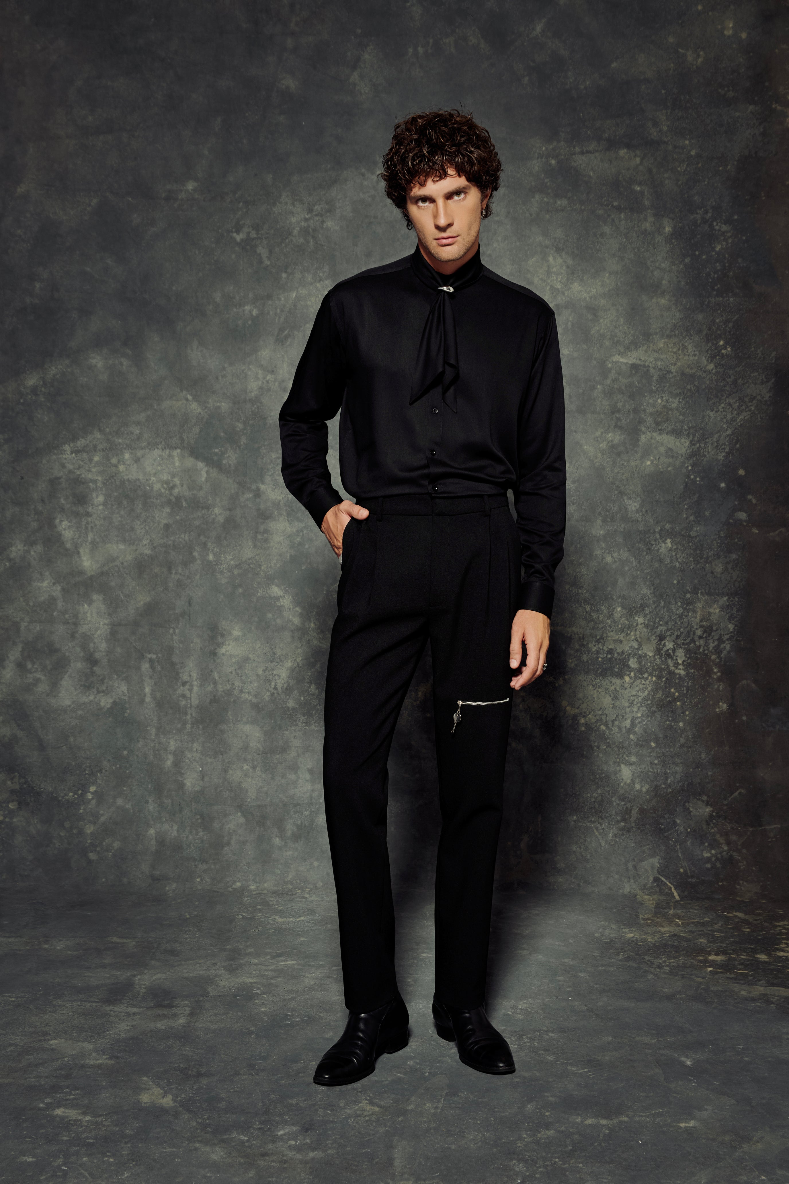 The Key Zipper Pants
