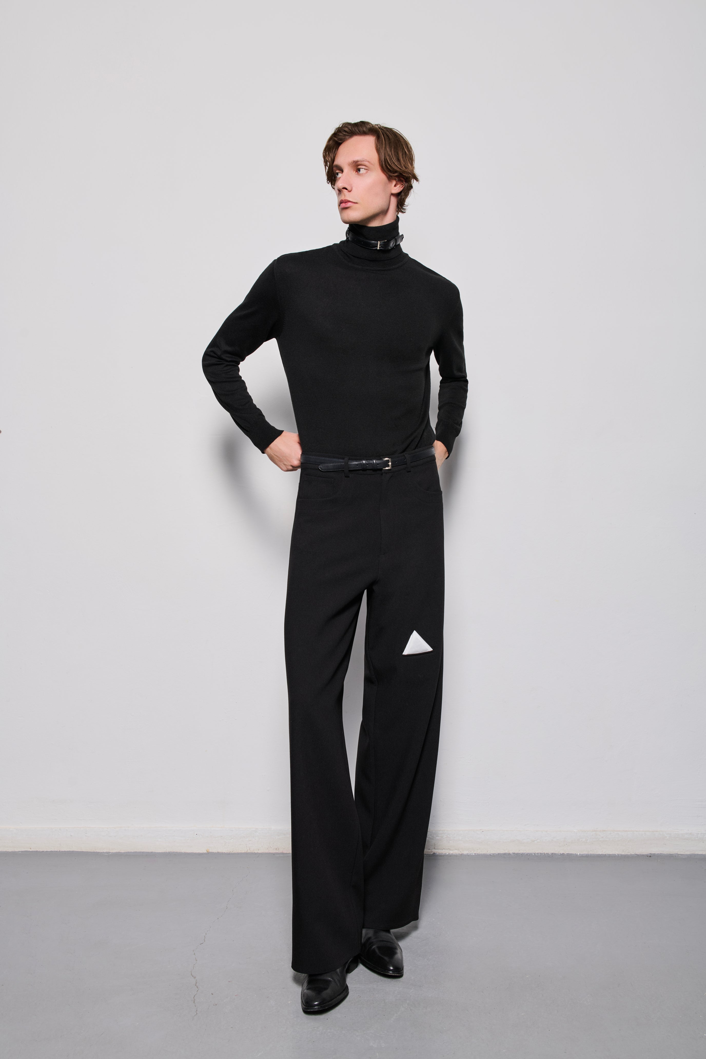 Le Belt Sweater
