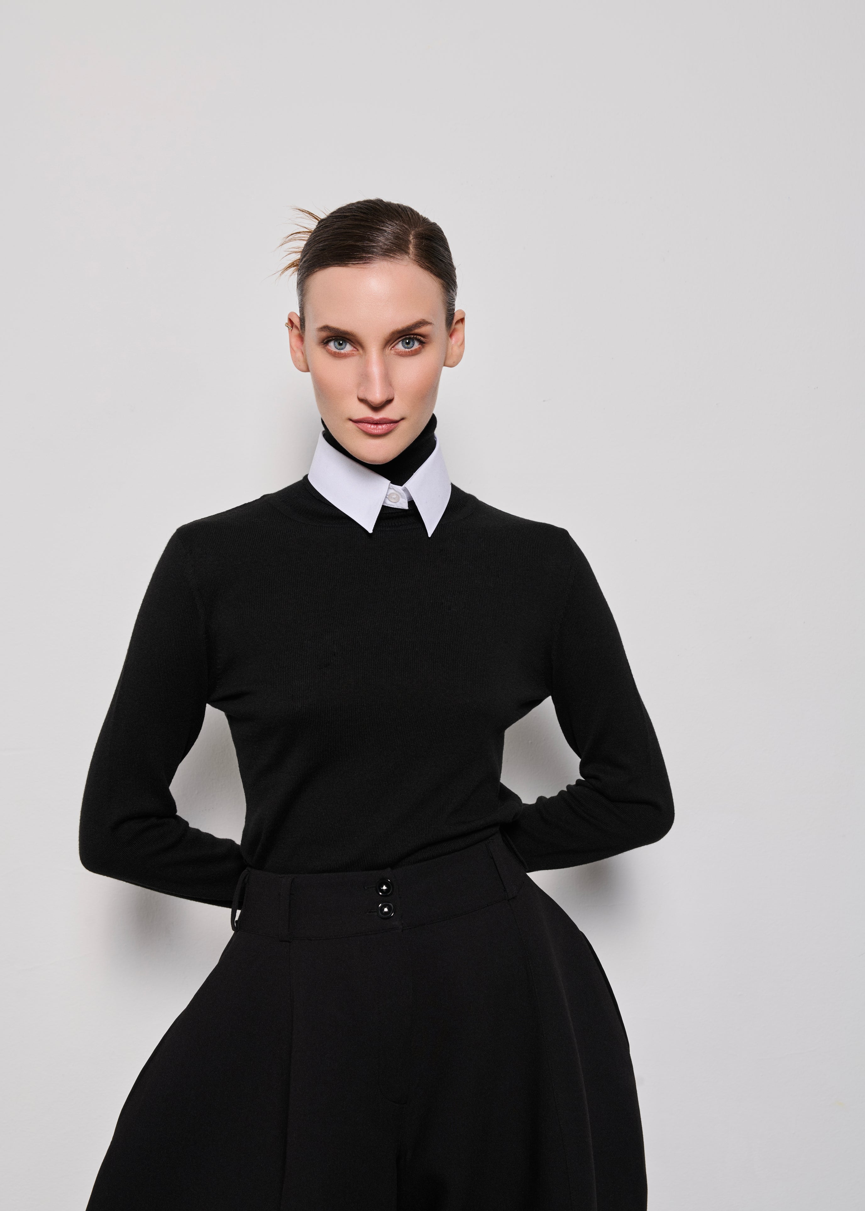 Collar Sweater
