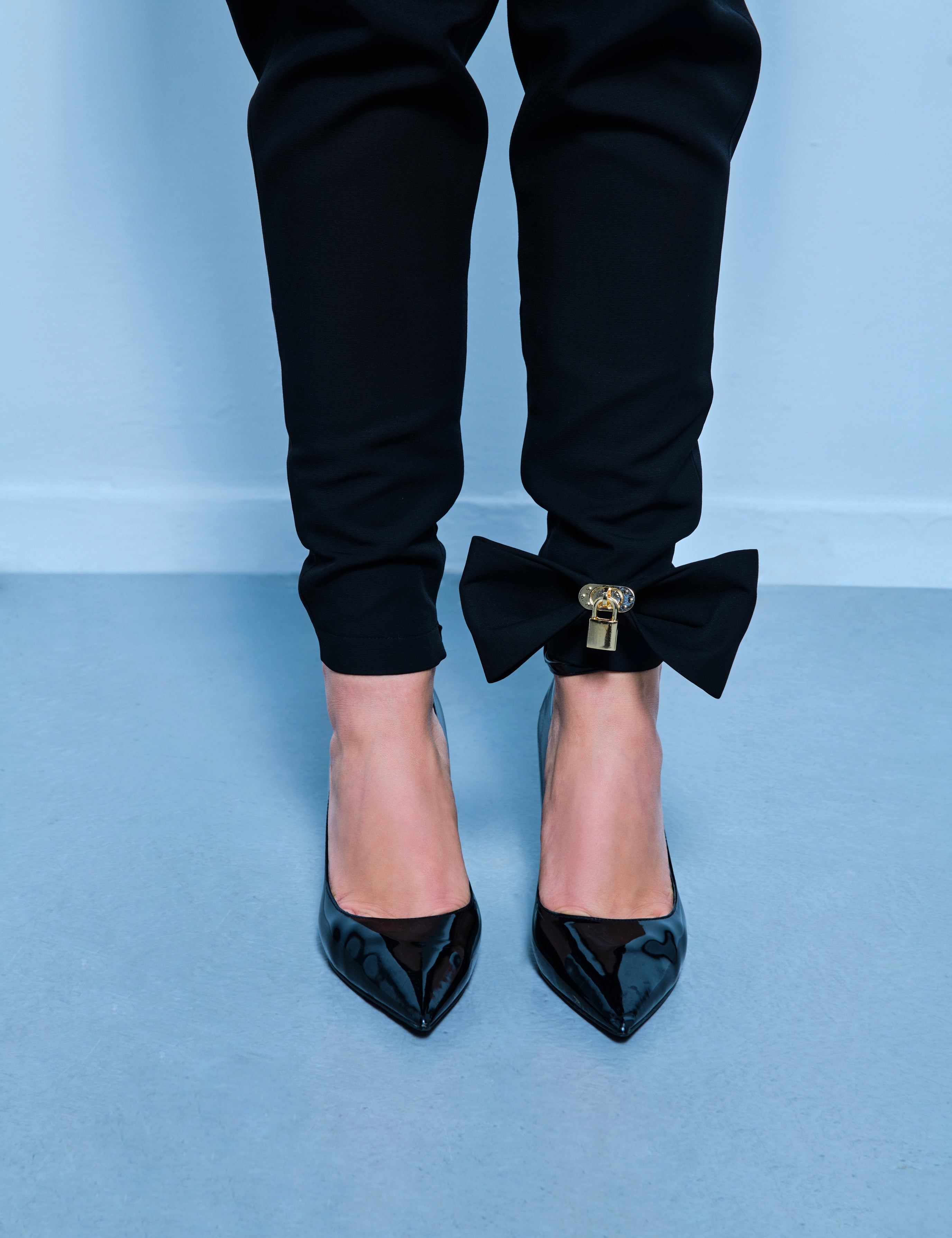The Lock Bow Pants
