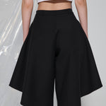 La Short
