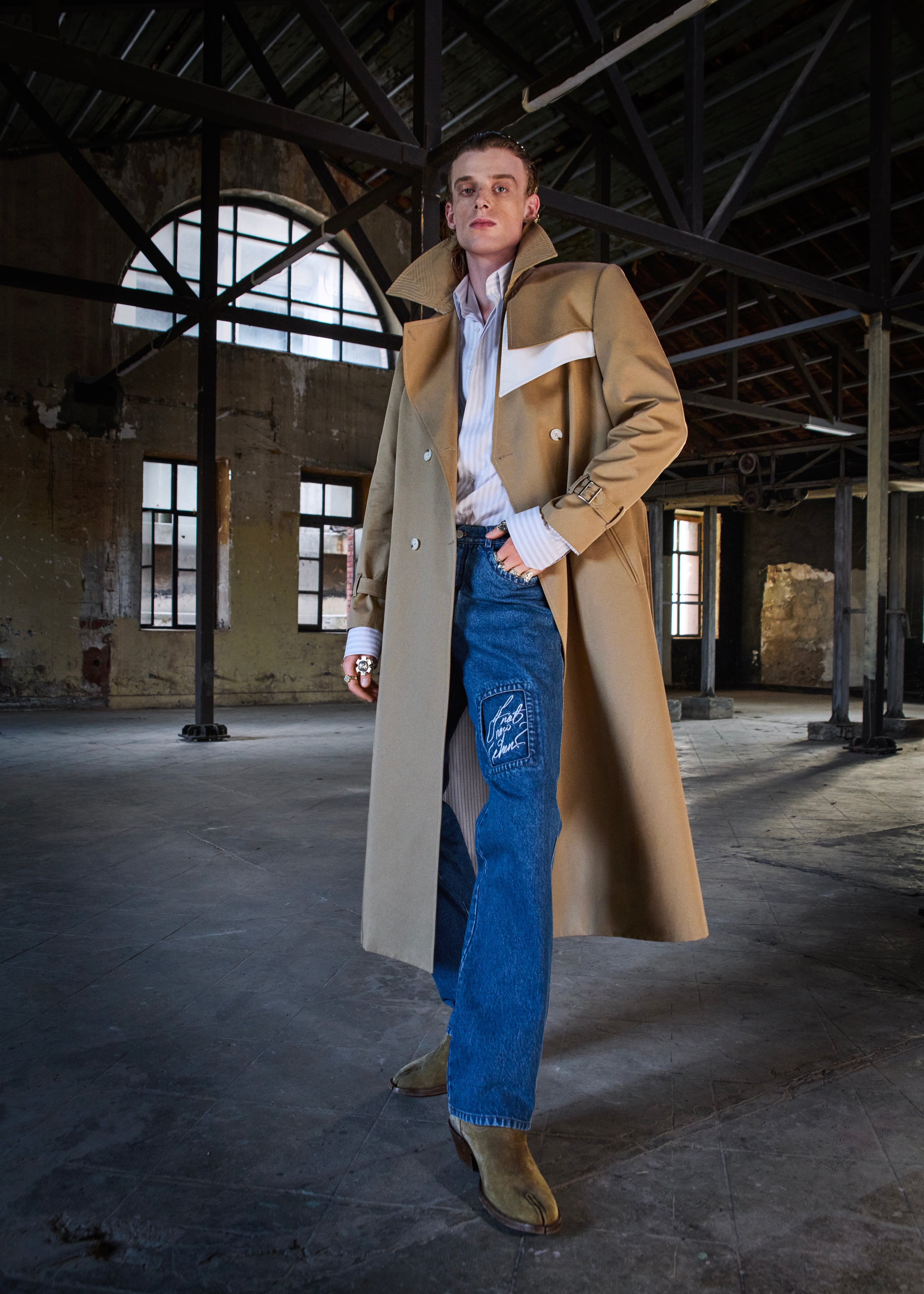 Le Trench Coat

