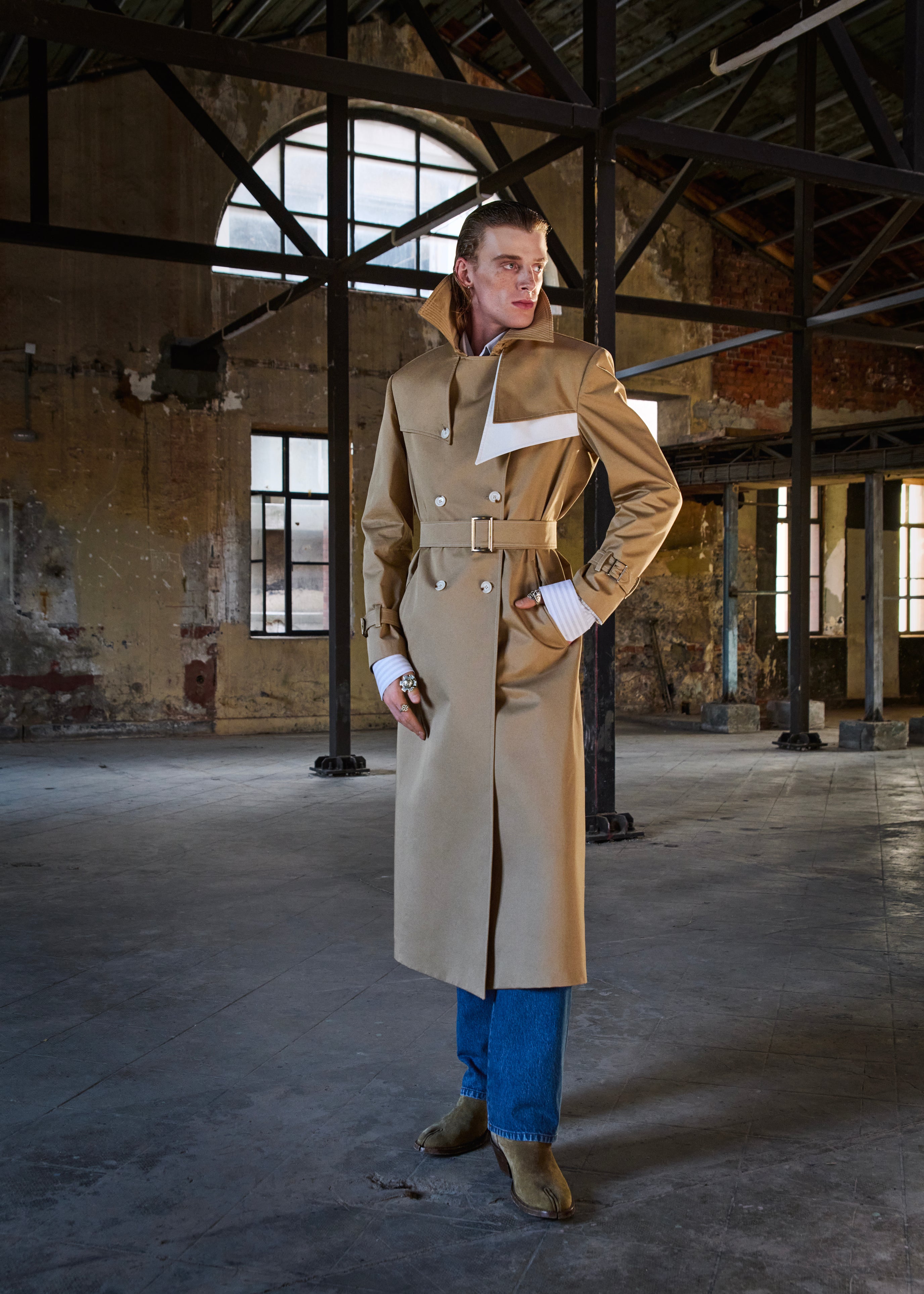 Le Trench Coat

