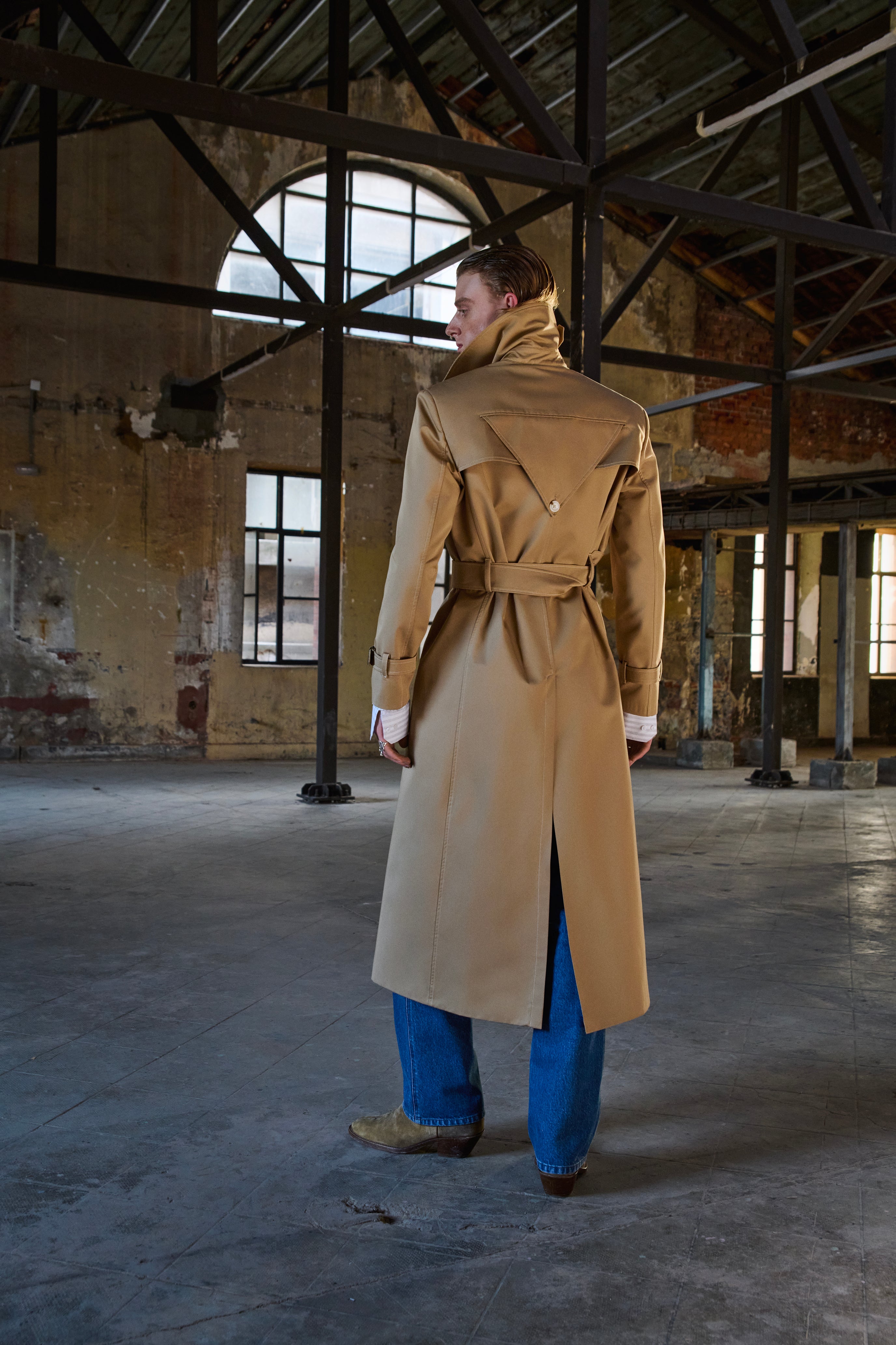 Le Trench Coat
