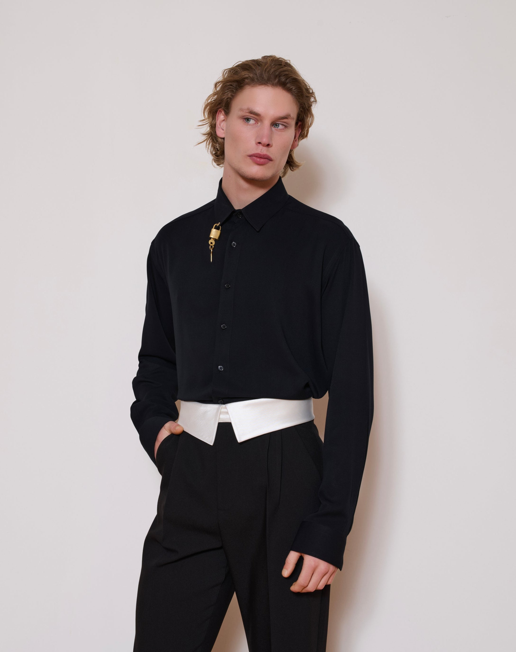 His Clé Noir Shirt
