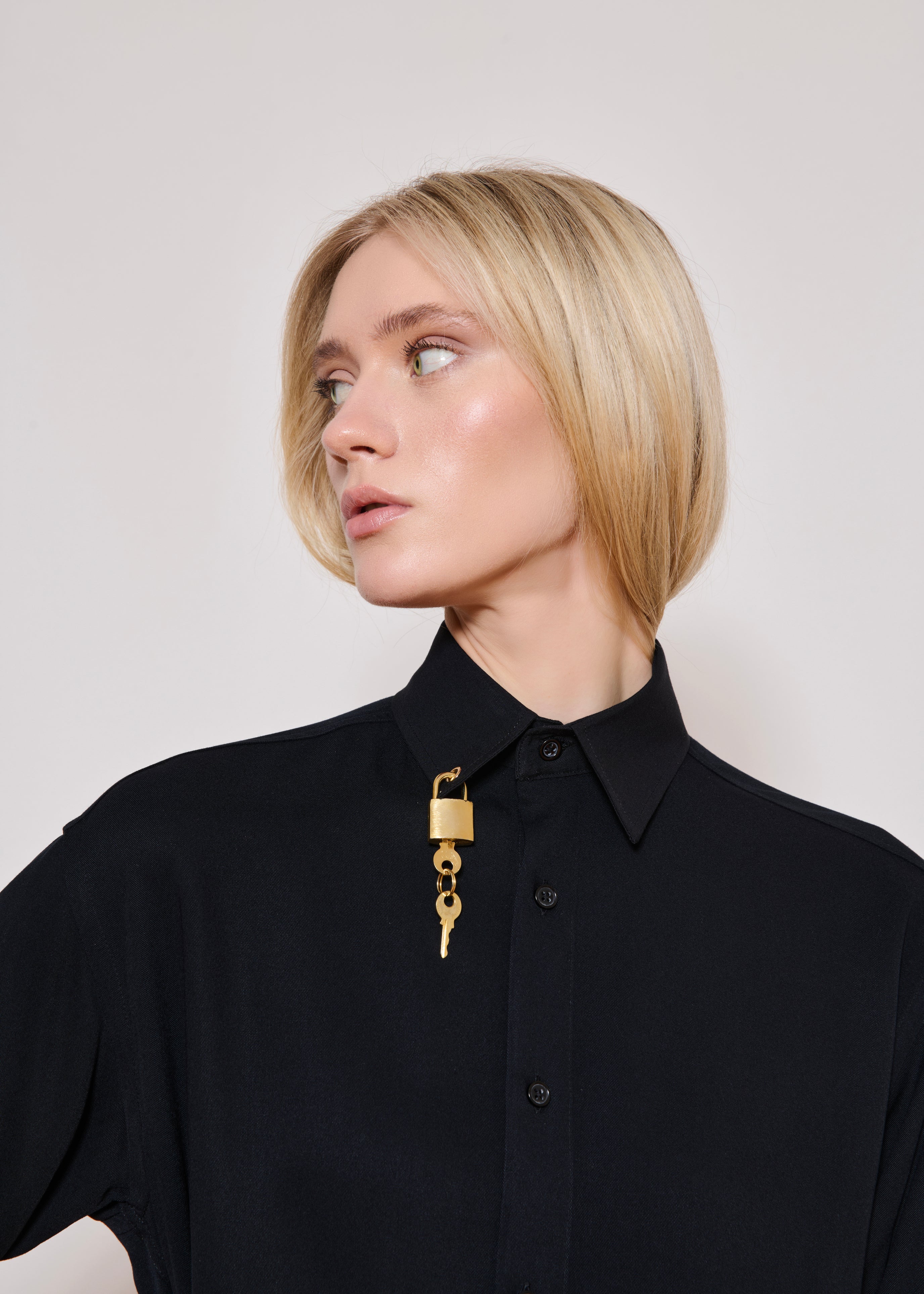 Her Clé Noir Shirt
