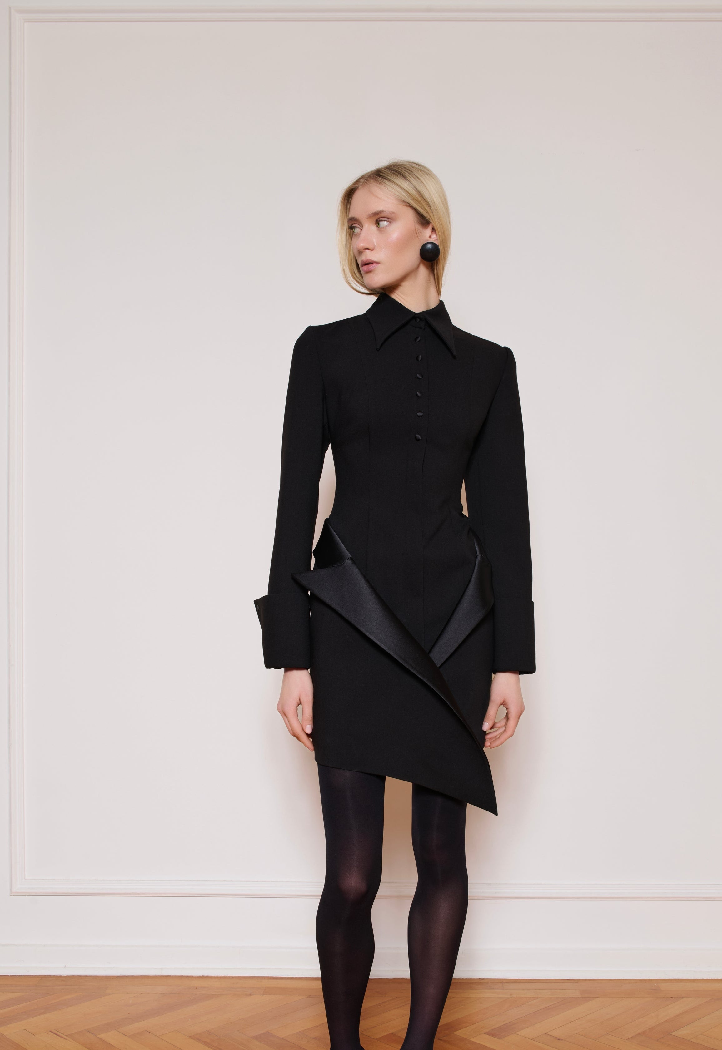 Le Très Noir Dress
