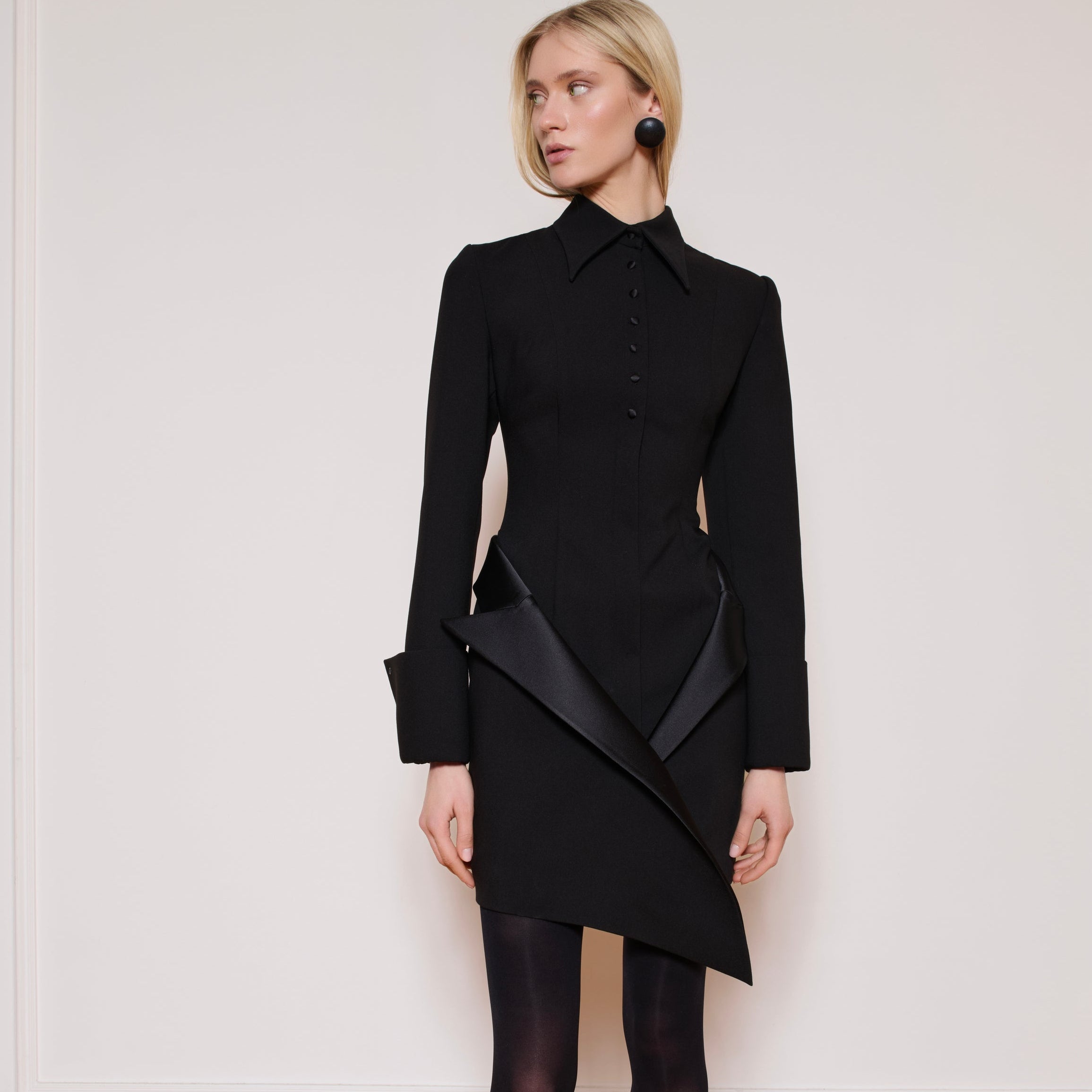 Le Très Noir Dress
