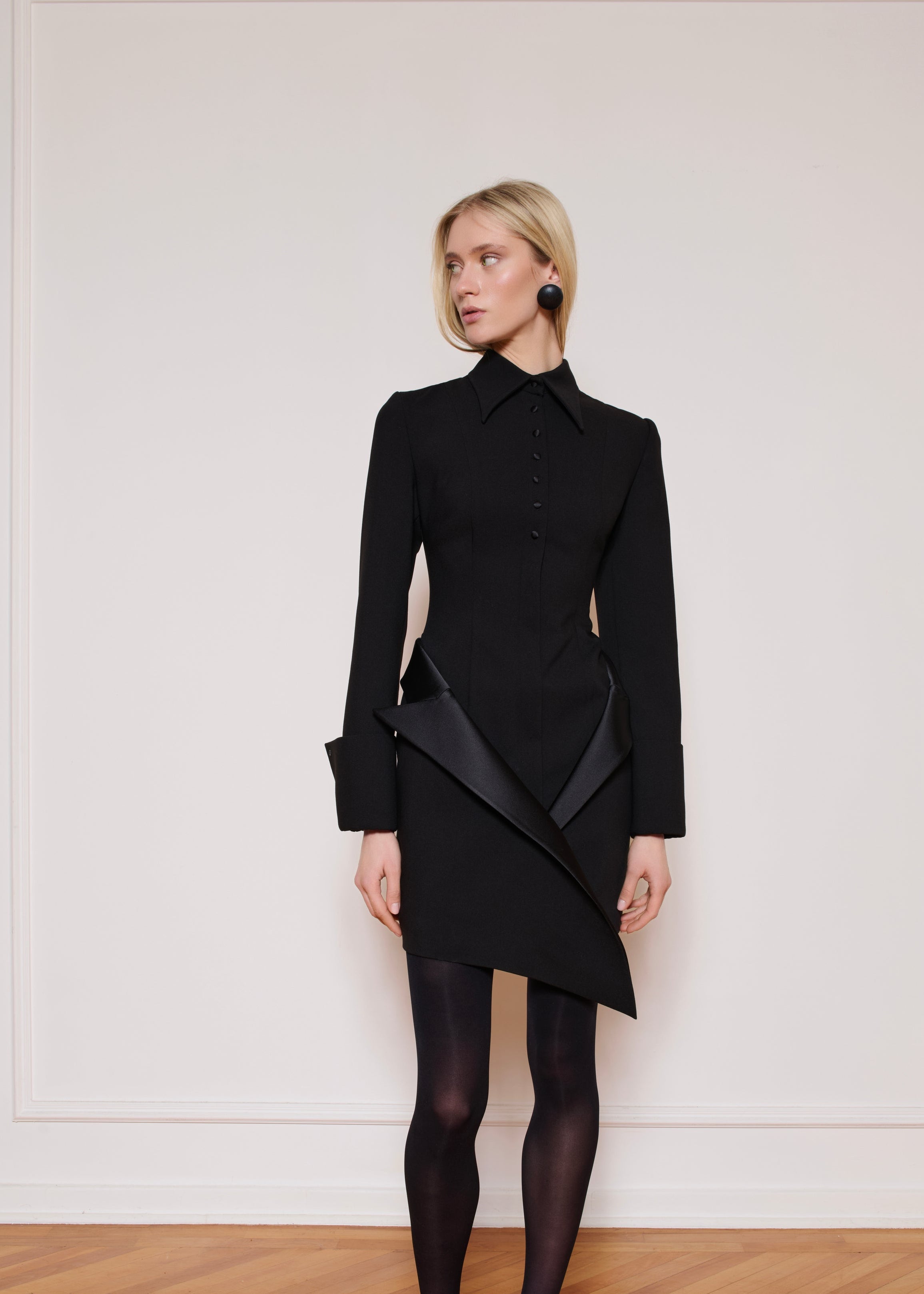 Le Très Noir Dress
