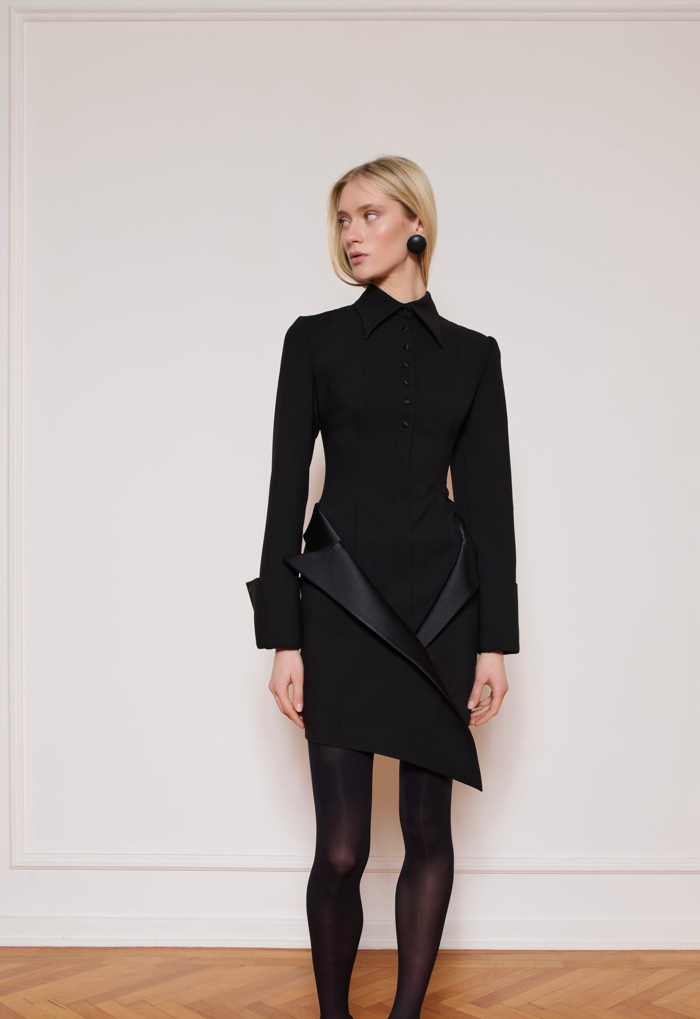 Le Très Noir Dress
