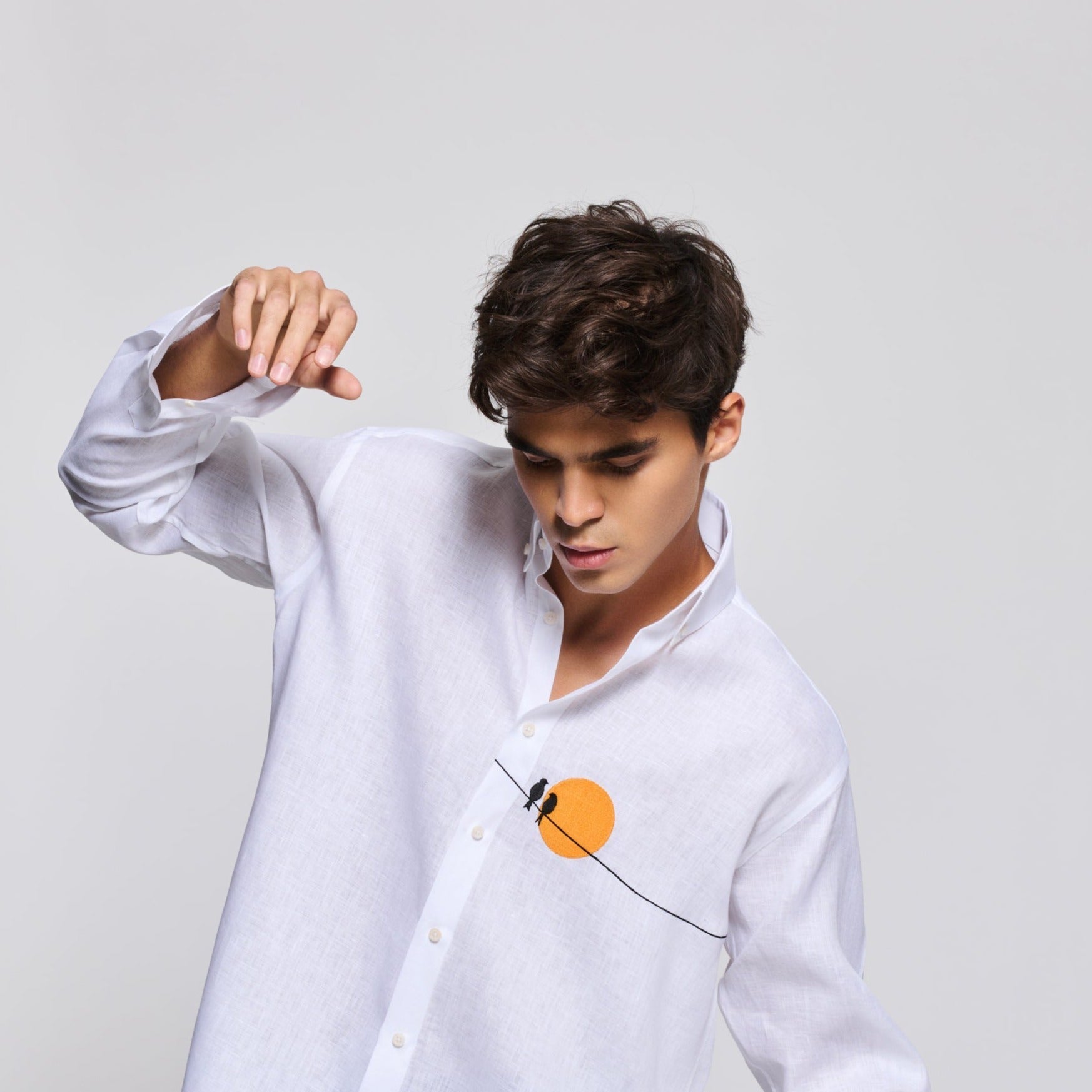 قميص طيور الحب
