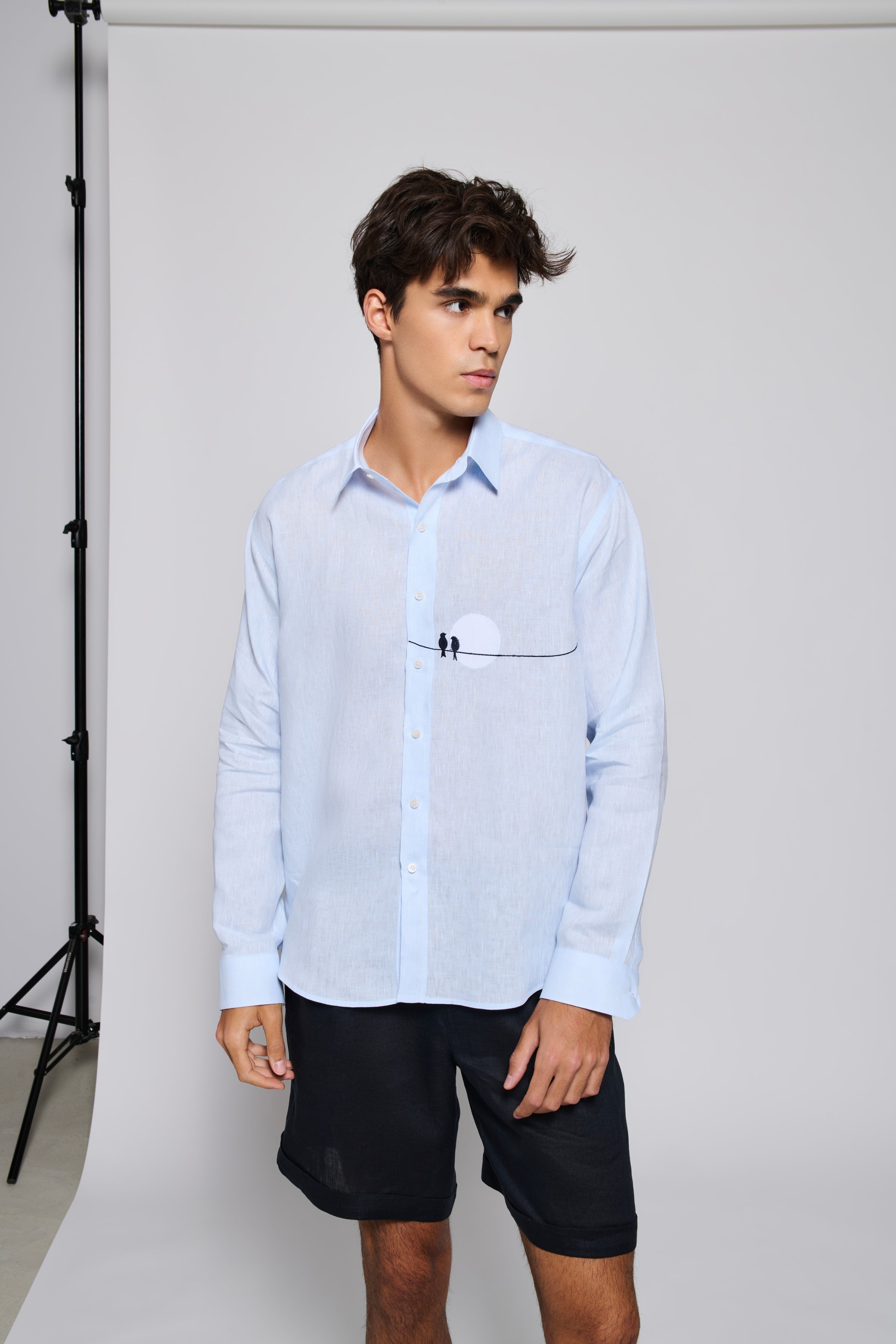 قميص طيور الحب
