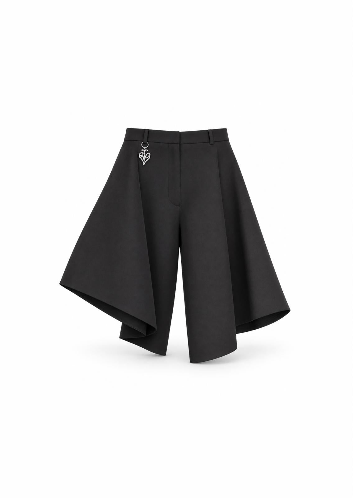 La Short
